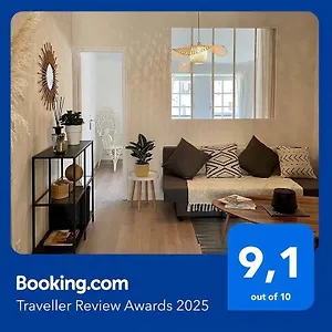  Appartement Aux Pieds Du Palais Des Papes.